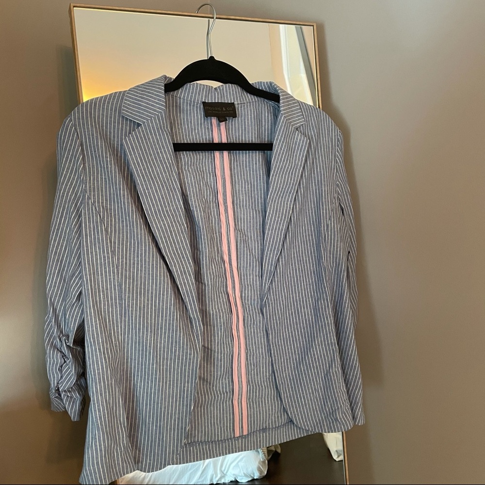 NWT & NEVER WORN seersucker blazer